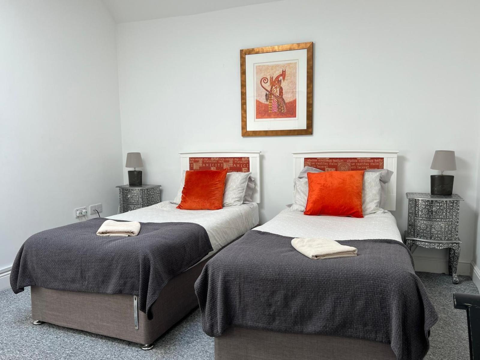 Premium Apartments Thatcham Broadway Eksteriør billede